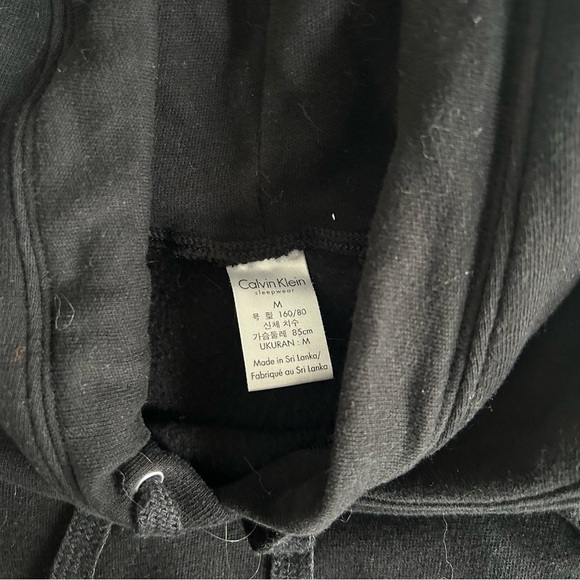 3/$20 Calvin Klein Women’s logo Hoodie - Picture 3 of 4